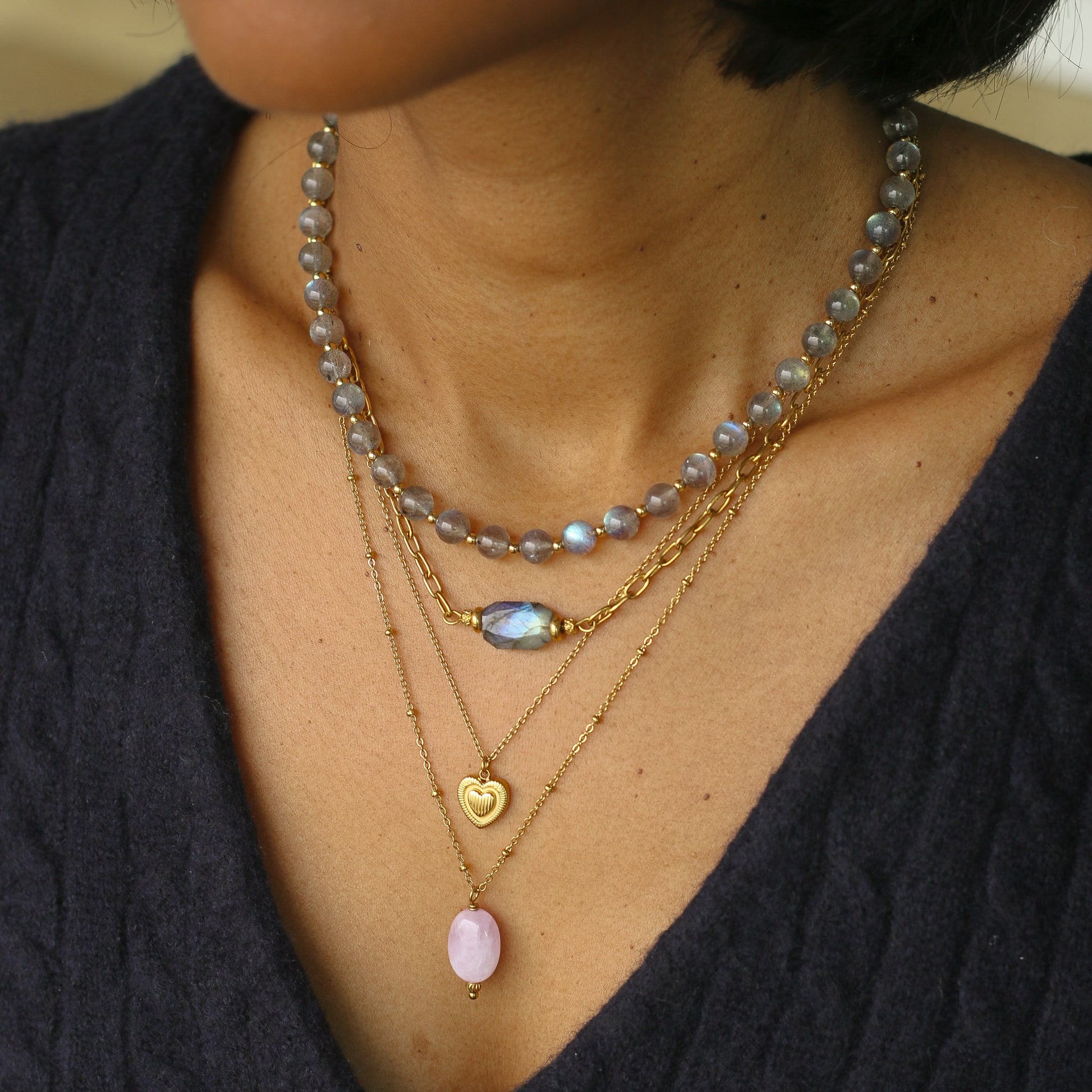 collier en Kunzite, pierre naturelle aux teintes roses et violettes 