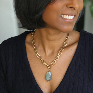 collier en Labradorite et chaine épaisse monté à la main