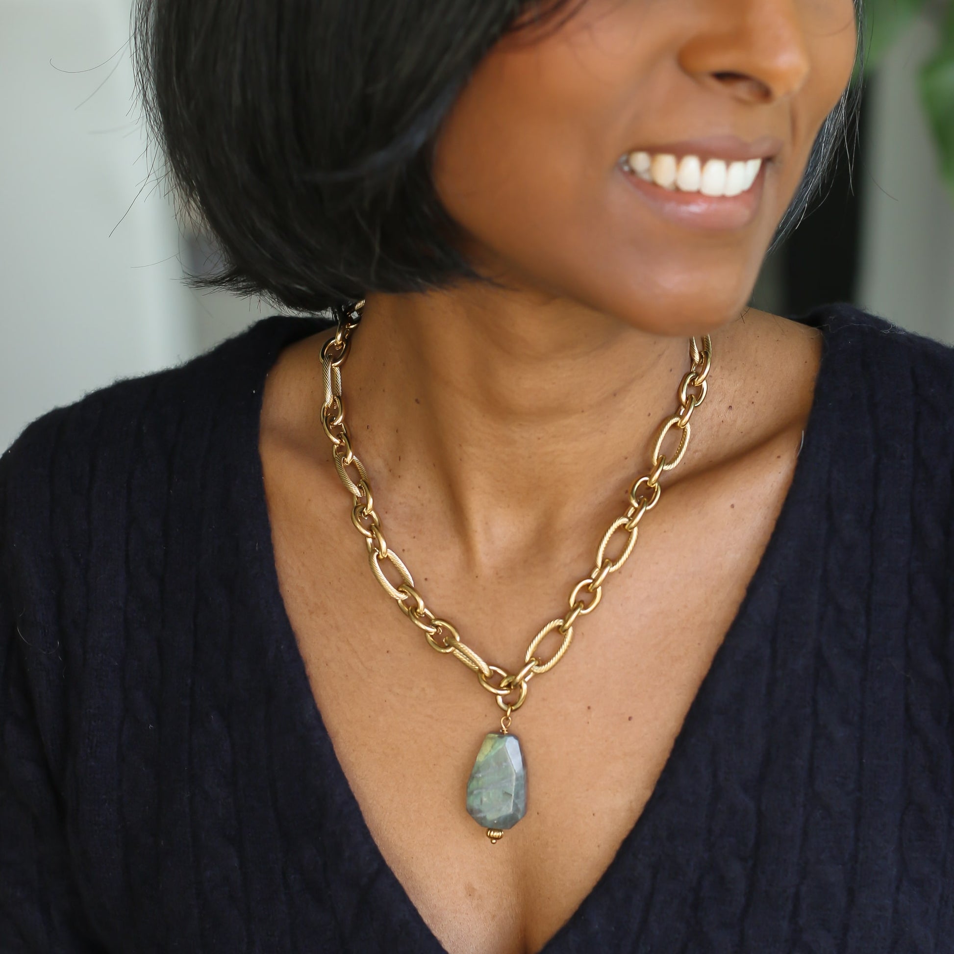 collier en Labradorite et chaine épaisse monté à la main