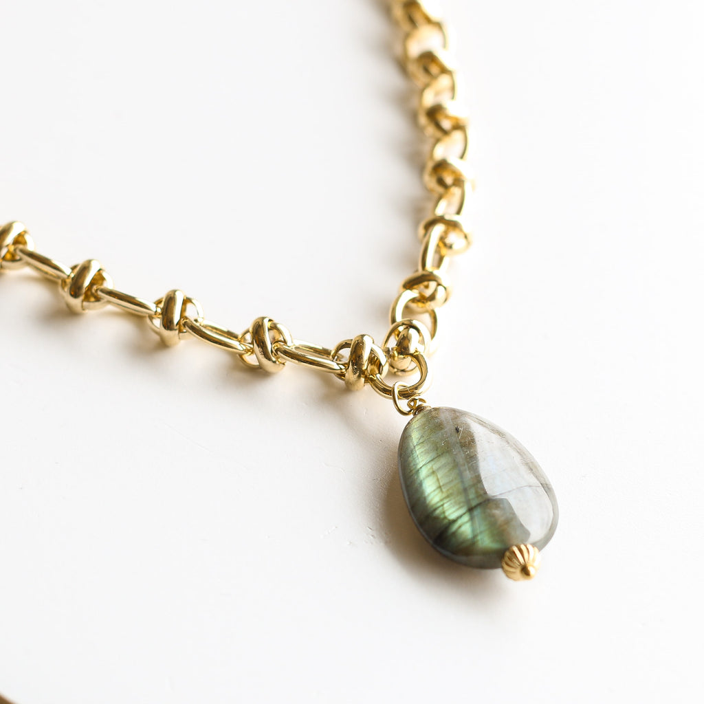 grosse chaîne dorée labradorite marque pierre