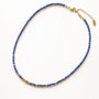 Collier Lapis Lazuli perlé, détail du fermoir signé Mahny, pierres semi-précieuses assemblées main.