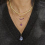 ce collier en Lépidolite et chaine fine mêle le rose et le violet 
