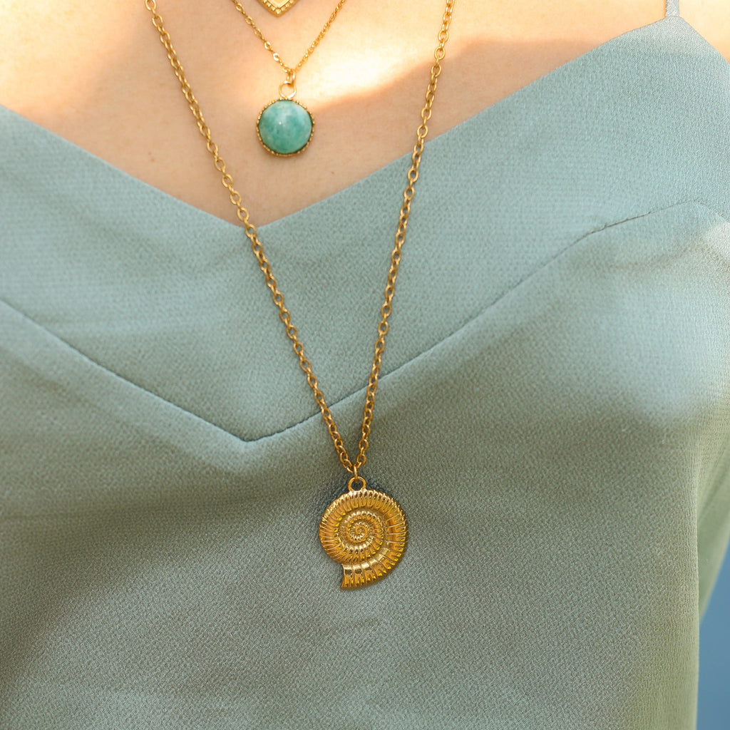 collier long ammonite coquillage escargot mer 
