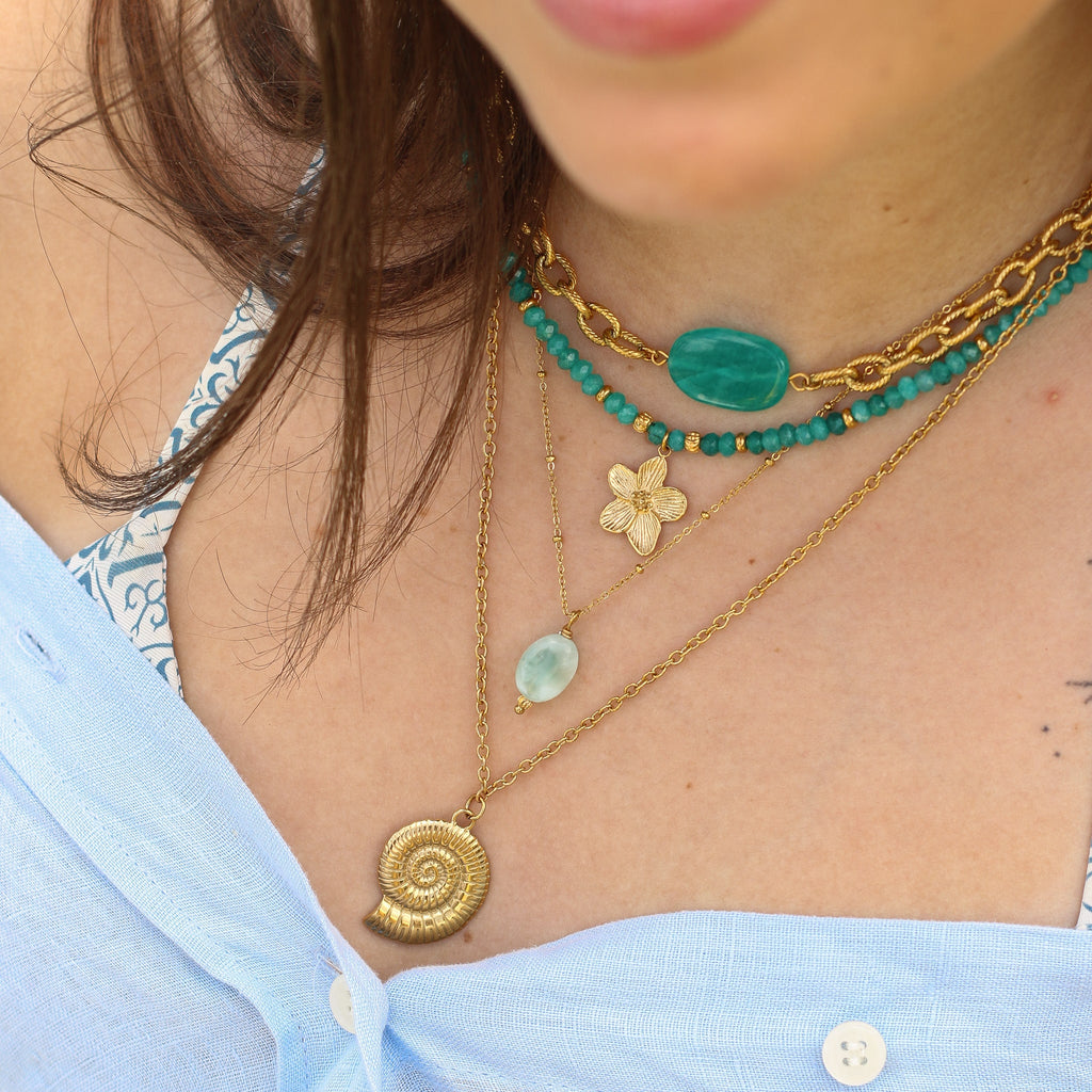 collier long ammonite coquillage escargot pendentif