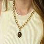 Collier Œil de Tigre chaîne épaisse, vue de profil, Mahny bijoux pierres naturelles.