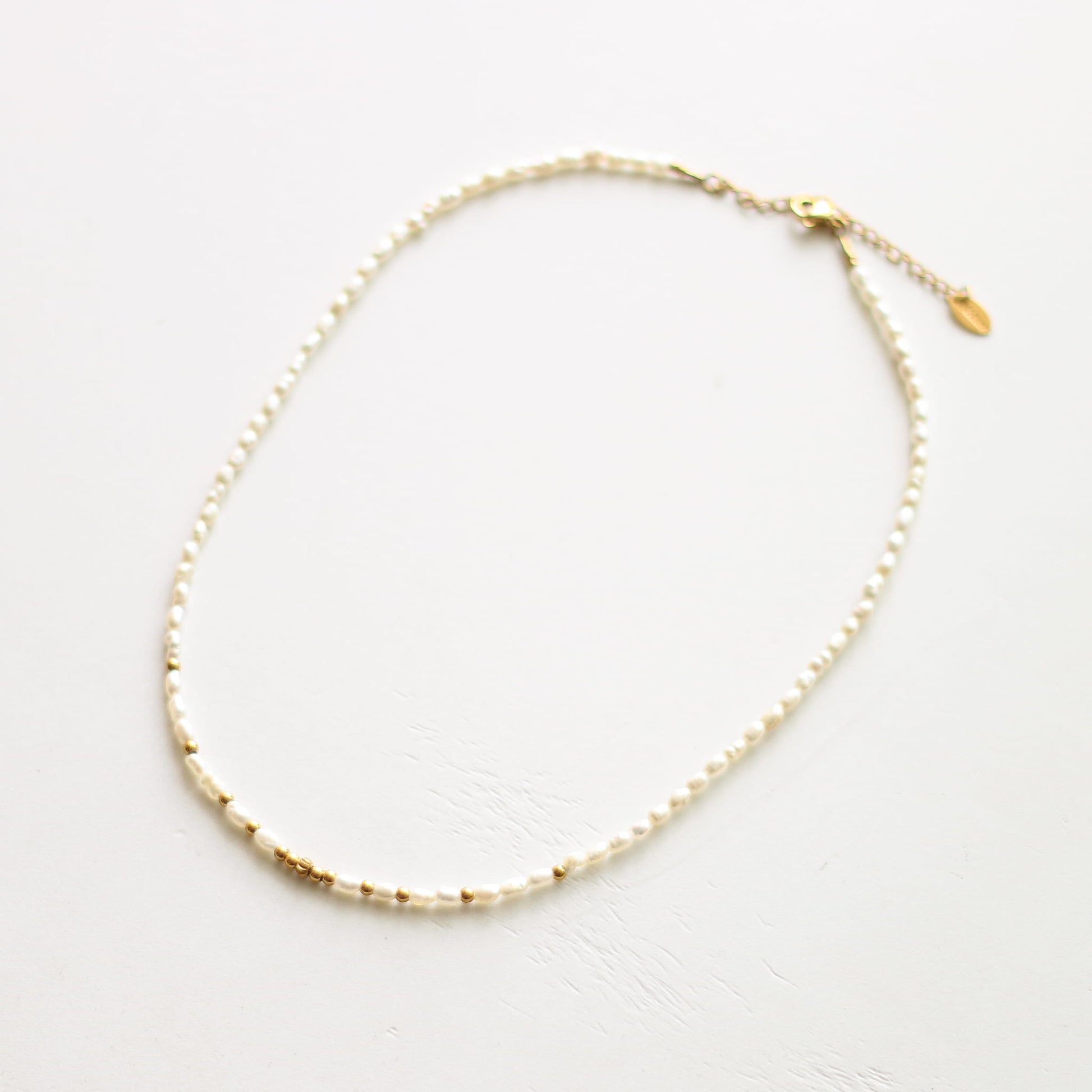 Collier en perle d'eau douce, création faite main.