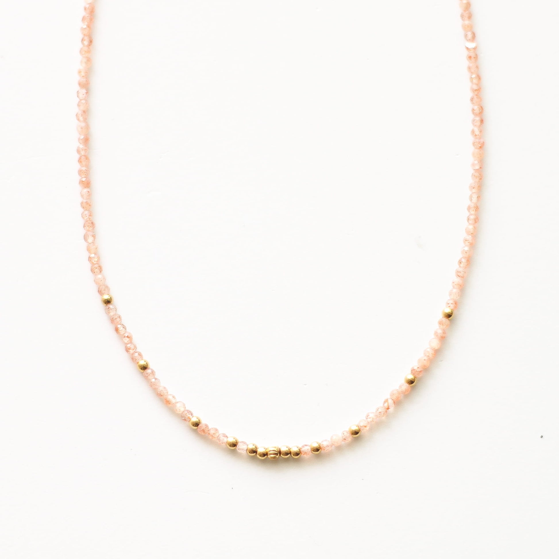 Collier en pierre de soleil, bijou femme.