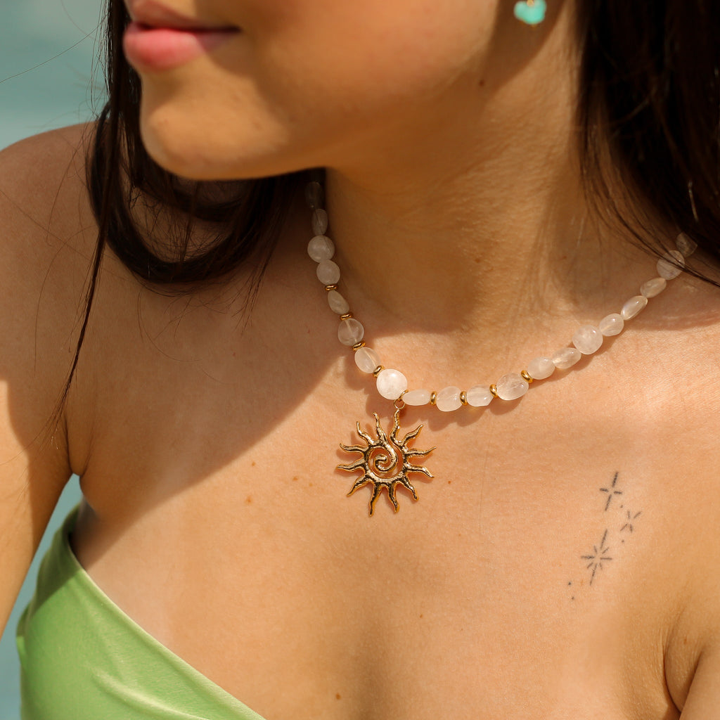 collier pierre lune blanc soleil doré