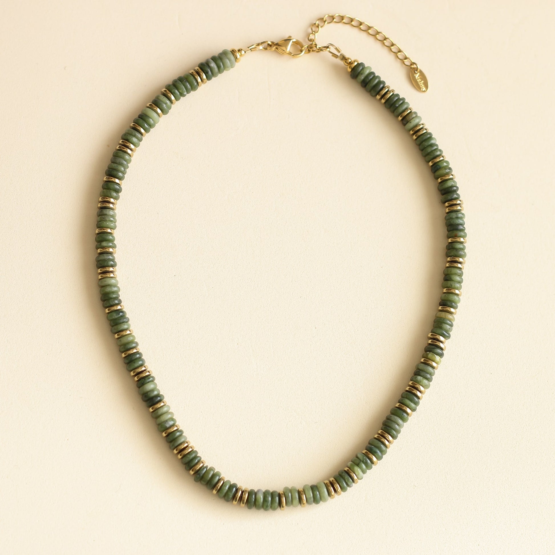 collier aux couleurs printanières en Serpentine verte 