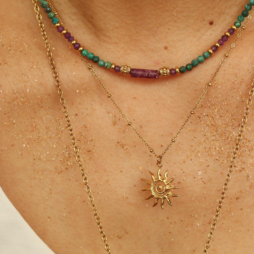collier solar pendentif soleil dore minimaliste