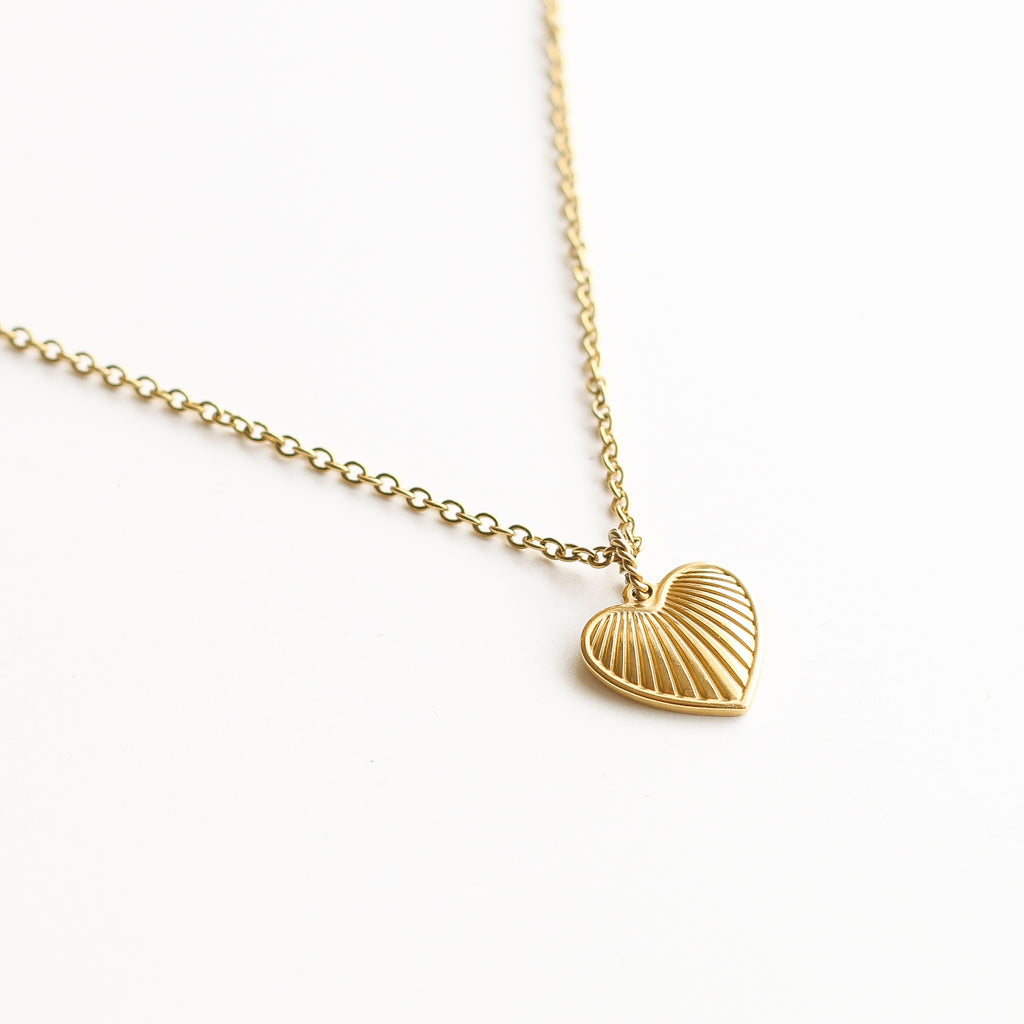 collier fait main doré chaîne coeur