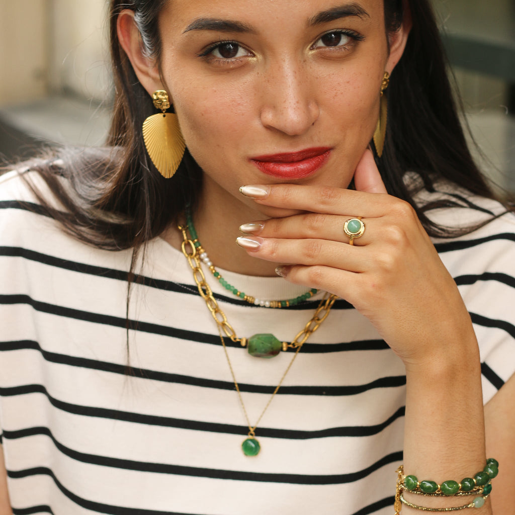 collier doré pierre naturelle vert