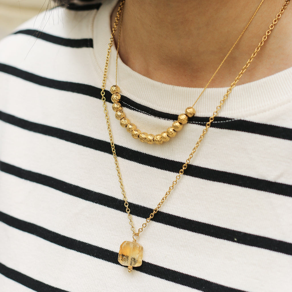 collier chaîne fine doré perle