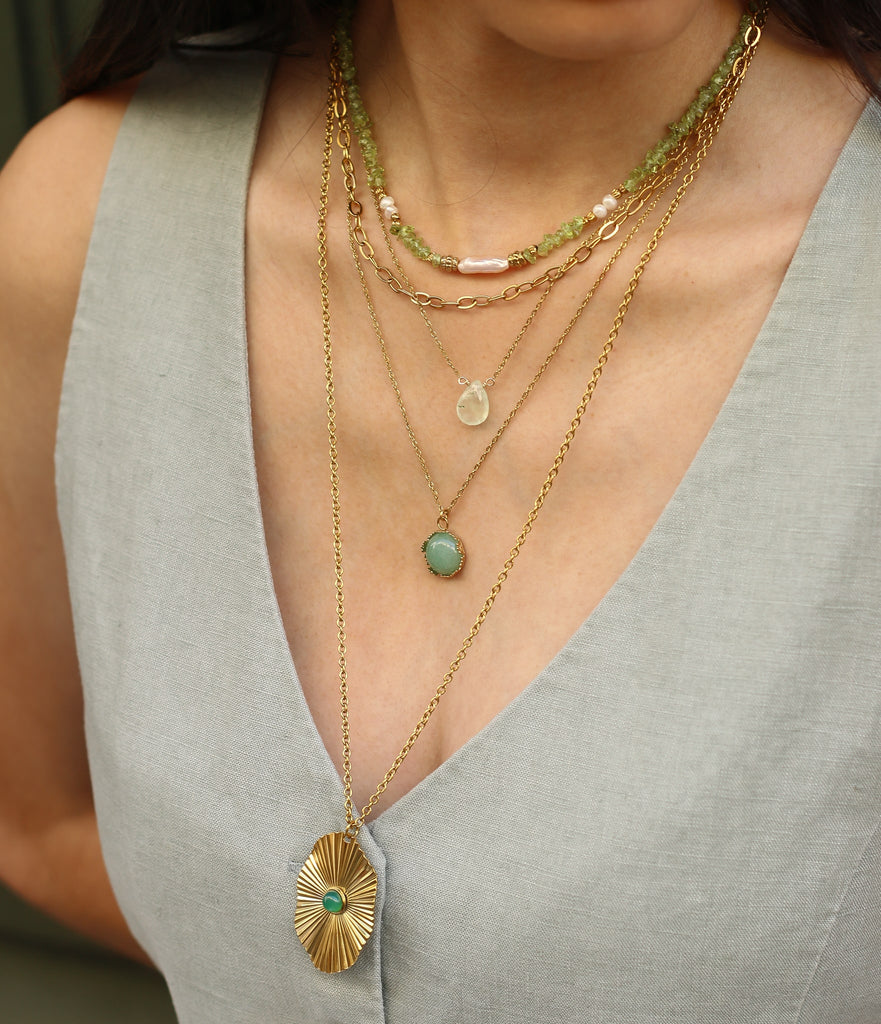 collier femme doré pierre verte
