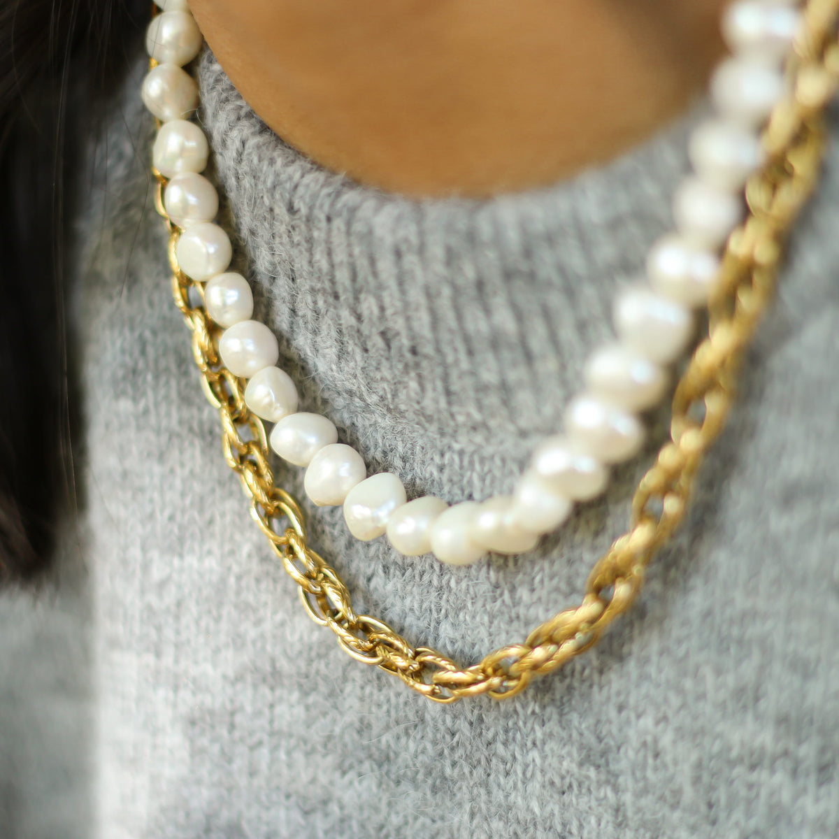 Collier chaîne dorée torsadée
