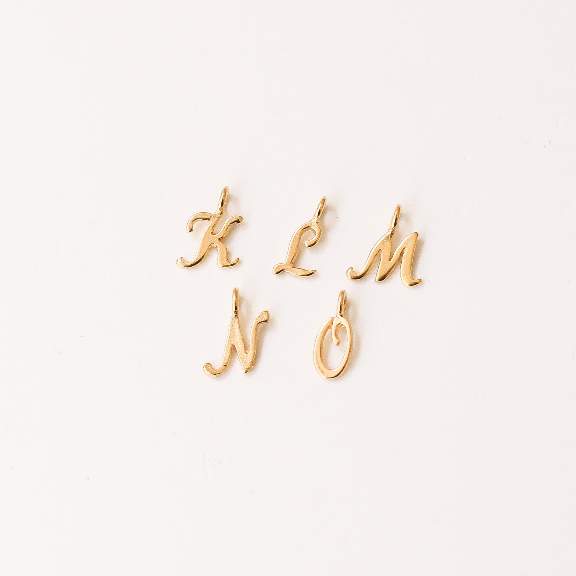 pendentif lettre plaqué or créatrice