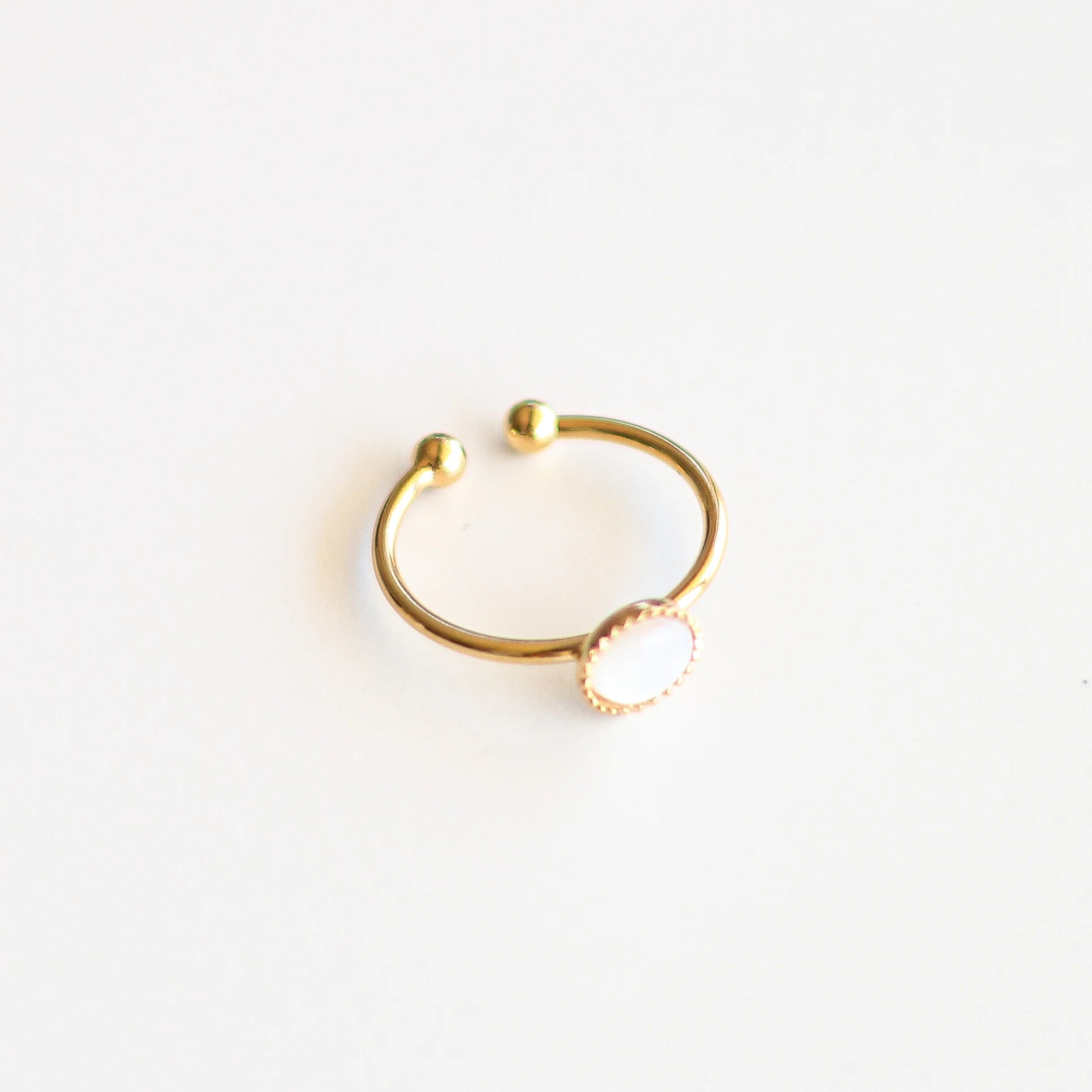 Bague créatrice Nacre plaqué or dessus