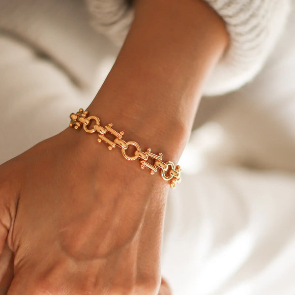 bracelet amazone laiton doré porté